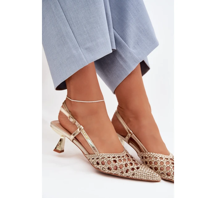Pletené dámské sandály na podpatku zlaté model 22027857 - Boto