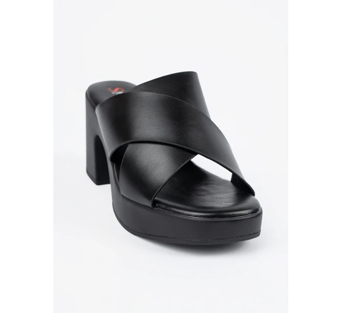 Módní dámské  nazouváky černé na širokém podpatku