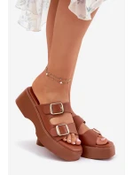 Dámské Pantofle Na Klínku A Platformě S Přezkami Camel Nitarelia Dámské Pantofle Na Klínku A Platformě S Přezkami Camel Nitarelia