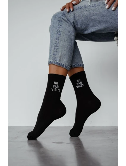 Dámské ponožky S nápisem NO BAD VIBES Černé