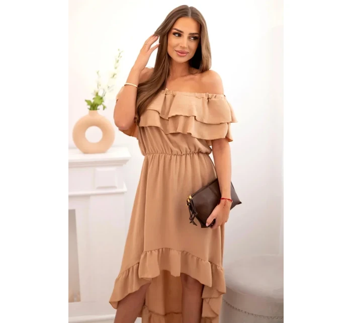 Dámské šaty s odhalenými rameny a prodlouženými zády velbloud