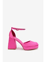 Sandály na podpatku s povrchem model 22107135 - Boto