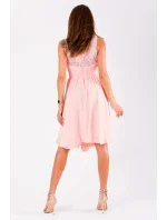 Dámské společenské šaty středně dlouhé růžové Růžová / S model 15043233 - EVA&LOLA Dámské společenské šaty středně dlouhé růžové Růžová / S model 15043233 - EVA&LOLA