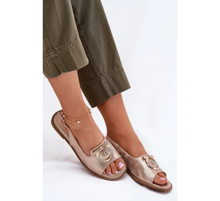 Elegantní Sandály S Dekorací Na Plochém Podpatku model 21698185 Růžové Zlato - S.Barski Elegantní Sandály S Dekorací Na Plochém Podpatku model 21698185 Růžové Zlato - S.Barski