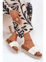 Dámské Klapky Na Platformě S Ozdobnými Květinami Bílé Tessara Dámské Klapky Na Platformě S Ozdobnými Květinami Bílé Tessara