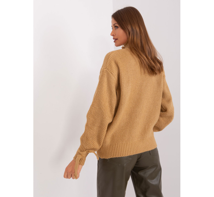 Velbloudí pletený svetr s rolákem