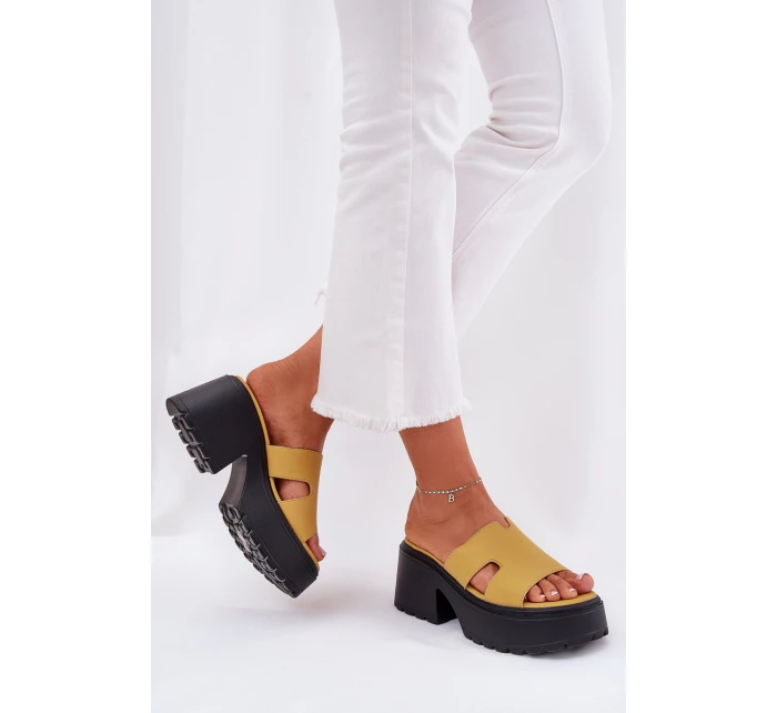 Dámské Pantofle Na Platformě A Podpatku Žluté model 21687111 - Boto Dámské Pantofle Na Platformě A Podpatku Žluté model 21687111 - Boto