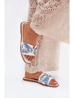 Dámské Pantofle Na Plochém Podpatku S Mašlí Bílé model 21702412 - Boto Dámské Pantofle Na Plochém Podpatku S Mašlí Bílé model 21702412 - Boto