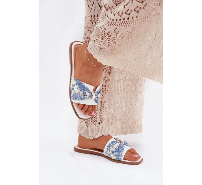 Dámské Pantofle Na Plochém Podpatku S Mašlí Bílé model 21702412 - Boto Dámské Pantofle Na Plochém Podpatku S Mašlí Bílé model 21702412 - Boto