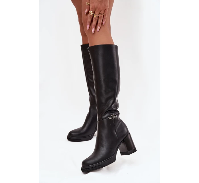 Dámské musketýrky z přírodní kůže na sloupkovém podpatku, zateplené Vinceza 66826 – černé Dámské musketýrky z přírodní kůže na sloupkovém podpatku, zateplené Vinceza 66826 – černé