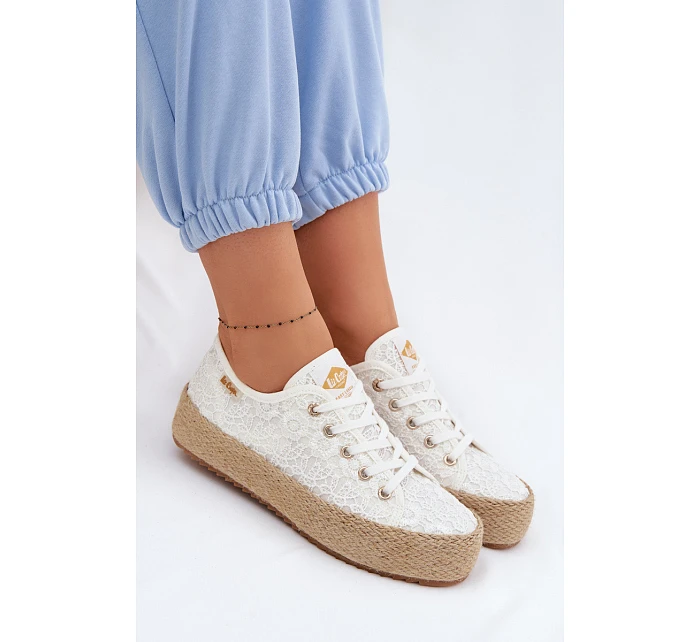 Krajkové tenisky espadrilky na platformě model 22102795 Bílé - Lee Cooper Krajkové tenisky espadrilky na platformě model 22102795 Bílé - Lee Cooper