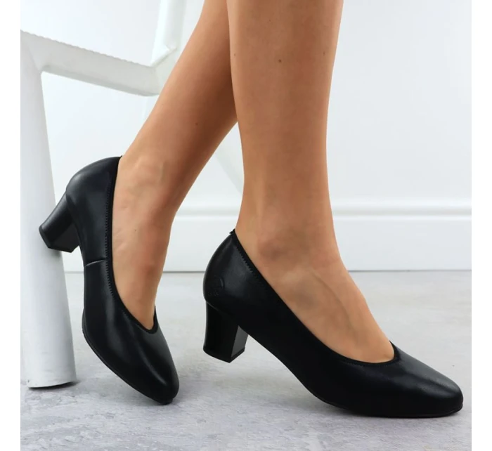 Dámské kožené lodičky na nízkém jehlovém podpatku černé Rieker 44650