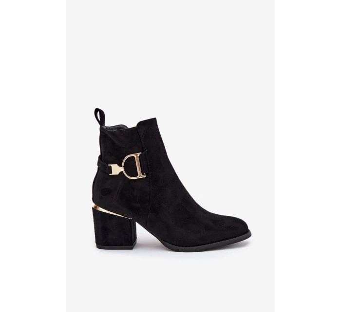 Zateplené dámské boty na podpatku se zlatými prvky černé model 21708256 - Boto Zateplené dámské boty na podpatku se zlatými prvky černé model 21708256 - Boto