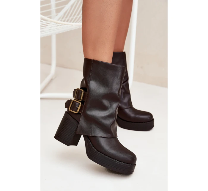 Dámské Botky Na Podpatku S Přezkami Čokoládové model 21704886 - Boto Dámské Botky Na Podpatku S Přezkami Čokoládové model 21704886 - Boto