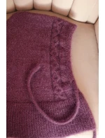 Dámská čepice s kapucí a pleteným vzorem fialová