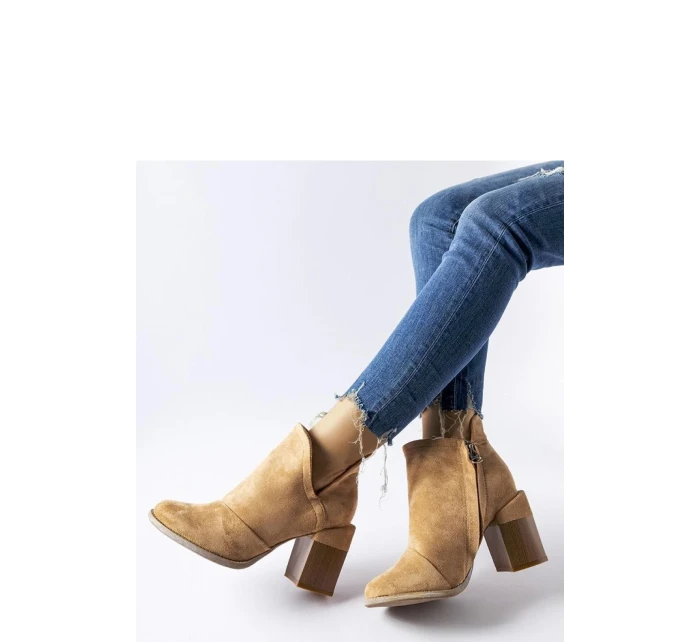 Boty na podpatku model 206573 Solea Boty na podpatku model 206573 Solea