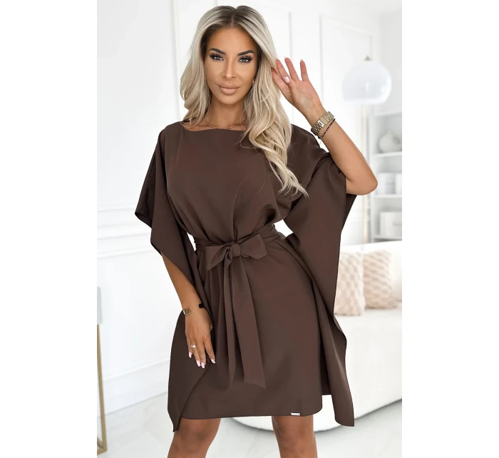 SOFIA Dámské šaty v čokoládové barvě se zavazováním v pase model 20519998 - numoco SOFIA Dámské šaty v čokoládové barvě se zavazováním v pase model 20519998 - numoco