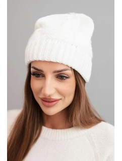 Dámská zimní čepice akrylová s ozdobným vzorem K462 bílá