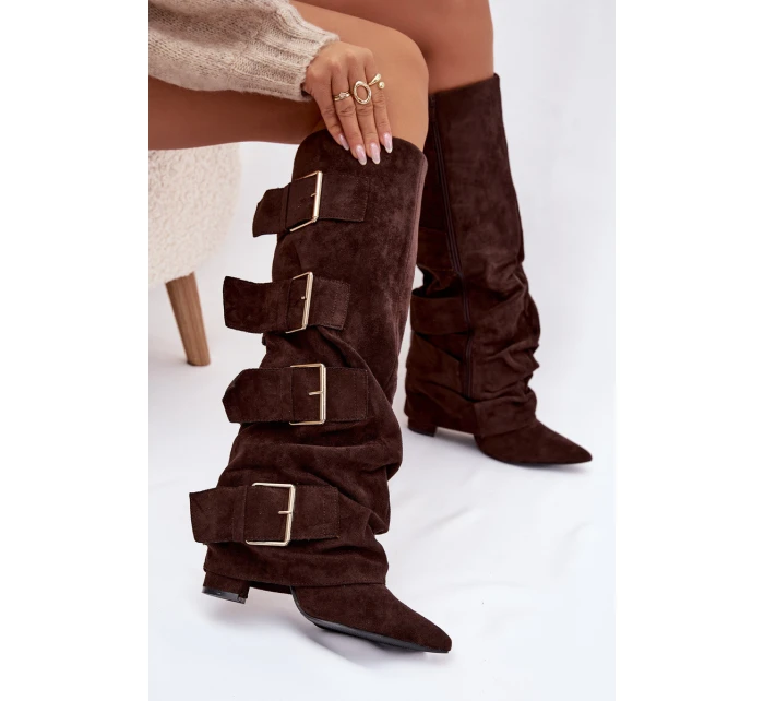 Dámské kozačky na sloupku a zlatými přezkami – čokoládové Isavelle Dámské kozačky na sloupku a zlatými přezkami – čokoládové Isavelle