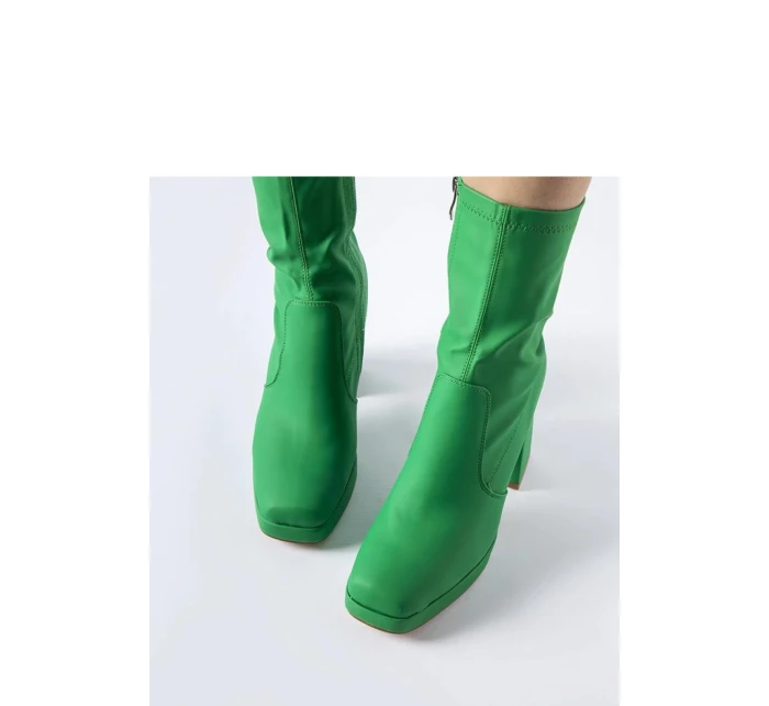 Boty na podpatku model 206496 Solea Boty na podpatku model 206496 Solea