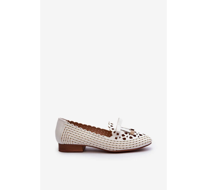 Dámské bílé lodičky s mašlí model 21658382 - Boto