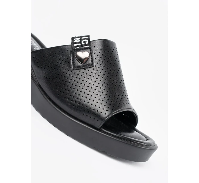 Výborné černé dámské  nazouváky platforma