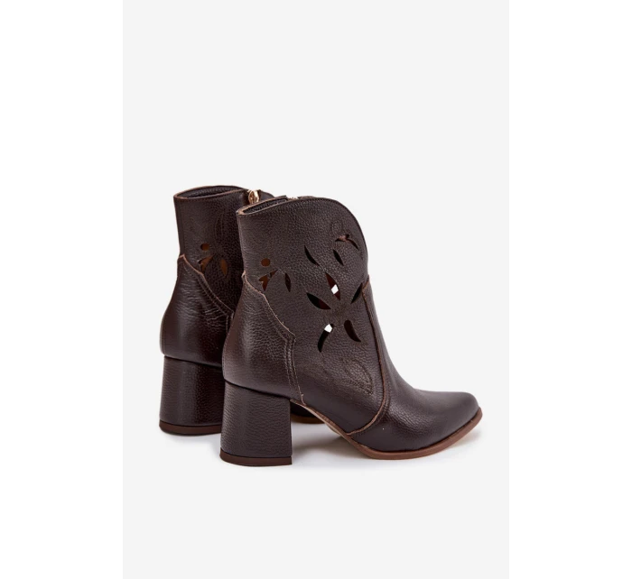 Kožené otevřené dámské kotníkové boty na podpatku model 21713218 čokoládové - Zazoo