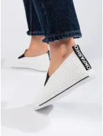 Pěkné bílé tenisky dámské bez podpatku Pěkné bílé tenisky dámské bez podpatku