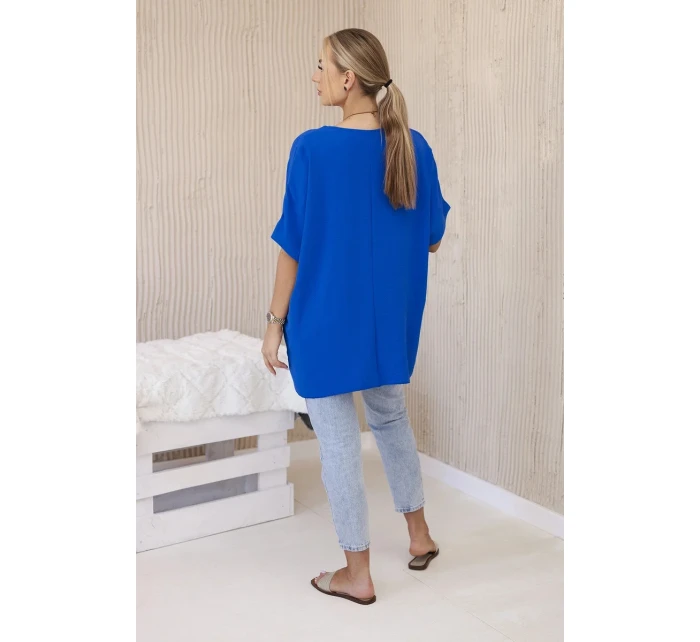 Oversized halenka s přívěskem chrpově modrá Oversized halenka s přívěskem chrpově modrá