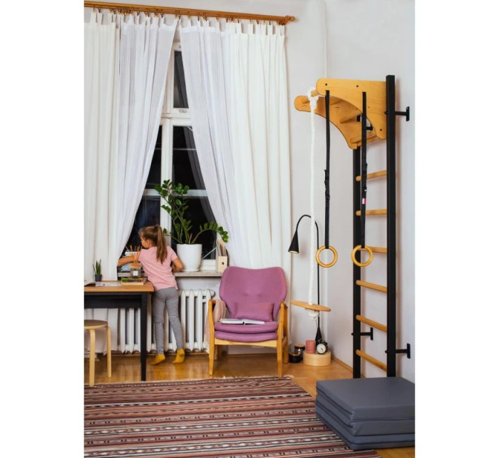 DŘEVĚNÁ TYČ NA PŘITAHOVÁNÍ V DUBOVÉ LAVICI PB076