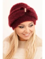 Dámská zimní čepice huňatá s ozdobou a kožešinou bordová