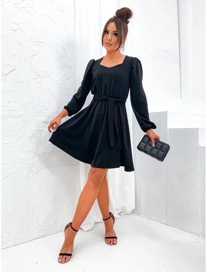 Elegantní černé šaty s rozšířenou spodní částí (8249) Elegantní černé šaty s rozšířenou spodní částí (8249)