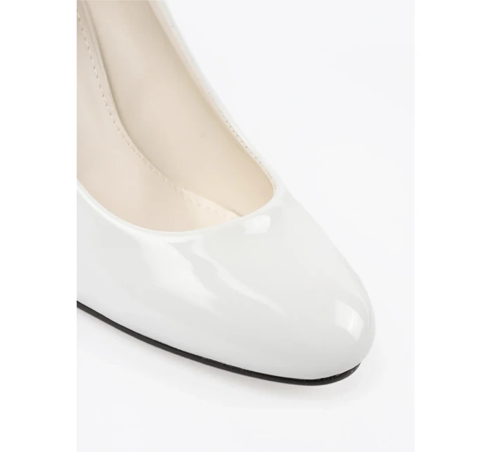 Jedinečné  lodičky dámské bílé na širokém podpatku