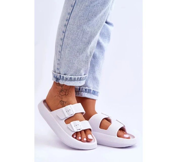 Dámské pěnové sandály s pruhy Bíle Sharmen
