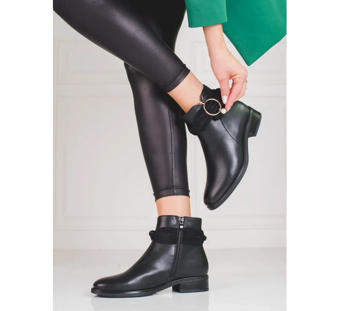 Luxusní černé dámské kotníčkové boty na plochém podpatku Luxusní černé dámské kotníčkové boty na plochém podpatku
