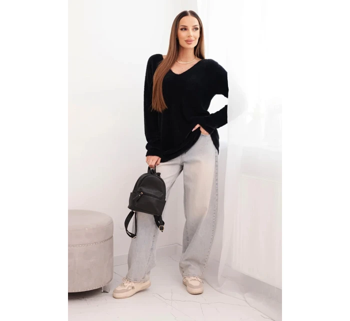 Dámský svetr s vlnou a výstřihem do V černý