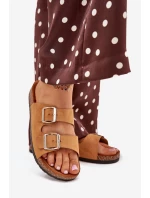 Dámské sandály na korkové platformě s přezkami Camel model 21704361 - Boto Dámské sandály na korkové platformě s přezkami Camel model 21704361 - Boto