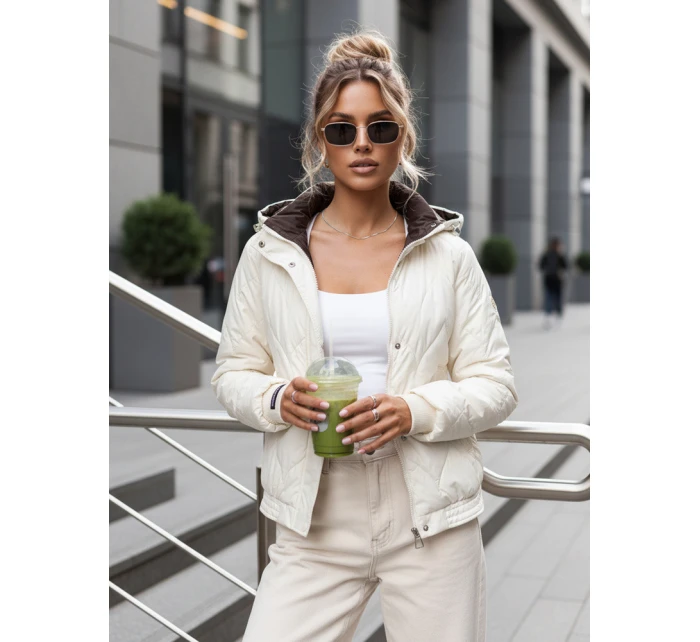 Kurtka przejściowa damska pikowana z kapturem ecru model 22025081 - FashionStreet
