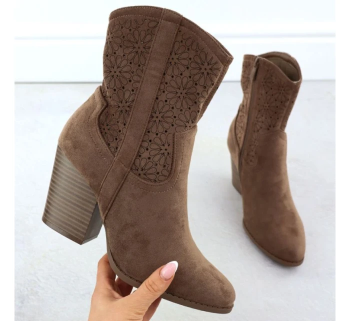 Dámské kovbojské boty ažurové semišové hnědé model 21905575 - S.Barski Dámské kovbojské boty ažurové semišové hnědé model 21905575 - S.Barski