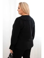 Dámská viskózová blůza Plus Size s volánem a ozdobnou broží černá Dámská viskózová blůza Plus Size s volánem a ozdobnou broží černá