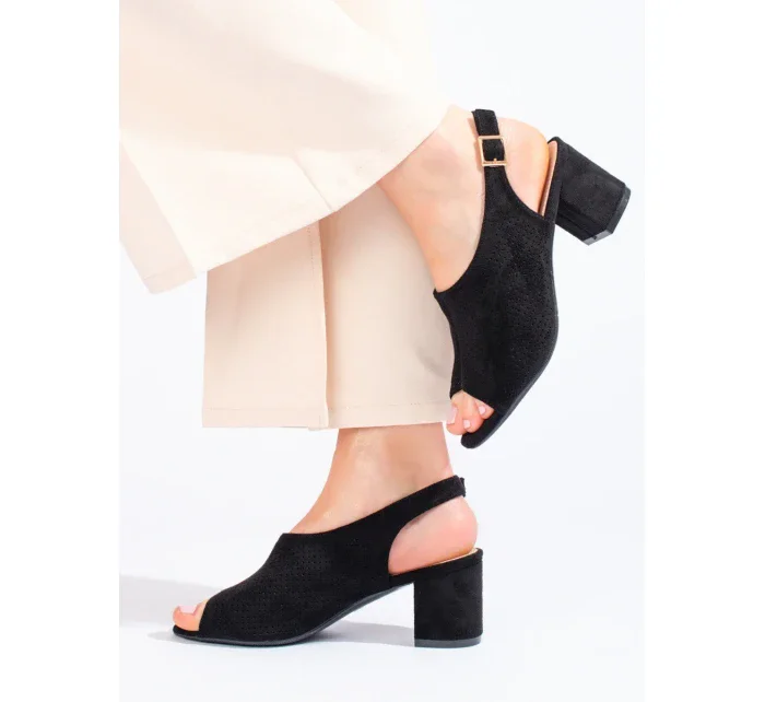 Pěkné  sandály dámské černé na širokém podpatku