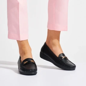 Stylové  mokasíny dámské černé na klínku