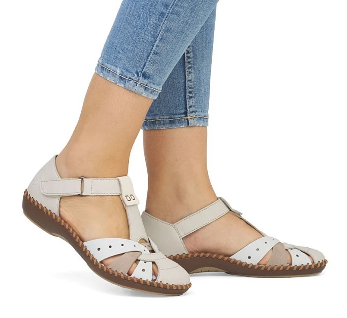 Dámské pohodlné sandály na suchý zip se zabudovanou špičkou béžové Rieker M1655-61 Dámské pohodlné sandály na suchý zip se zabudovanou špičkou béžové Rieker M1655-61