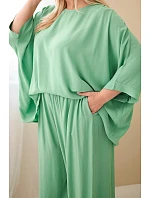 Dámský komplet Plus Size z viskózy se širokými kalhotami a halenkou zelený