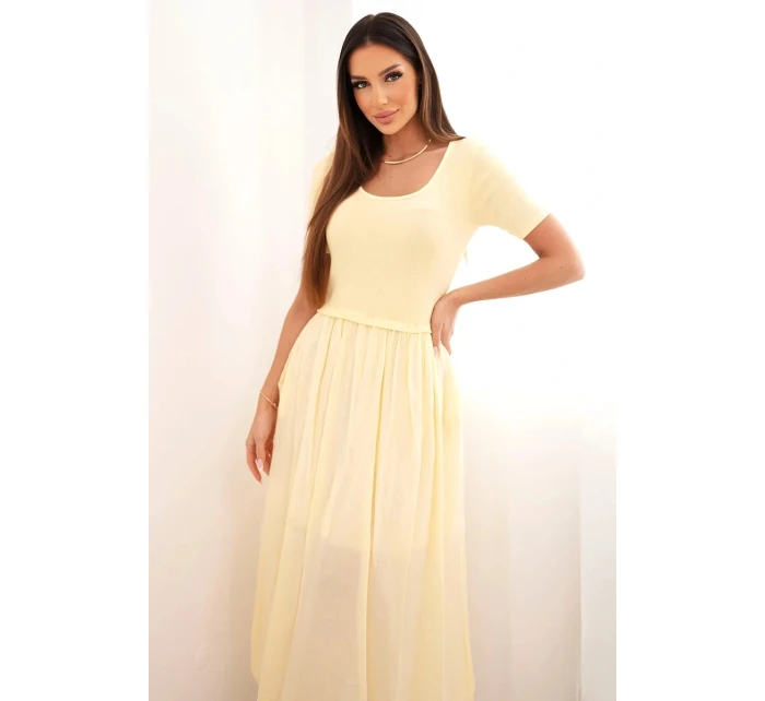 Dámské bavlněné midi šaty s krátkým rukávem a rozšířeným spodkem žlutá