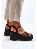 Dámské sandály na platformě Černá model 21085966 - Inello Dámské sandály na platformě Černá model 21085966 - Inello