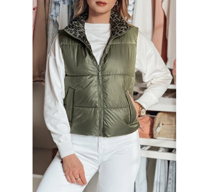 Dámská krátká oboustranná vesta zelená Dstreet model 21984374 - FashionStreet Dámská krátká oboustranná vesta zelená Dstreet model 21984374 - FashionStreet