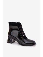 Kožené lakované dámské boty na podpatku model 21713905 Černé - D&A Kožené lakované dámské boty na podpatku model 21713905 Černé - D&A