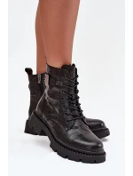 Dámské kožené boty Artiker – černé, s efektem mačkání a přezkou Dámské kožené boty Artiker – černé, s efektem mačkání a přezkou