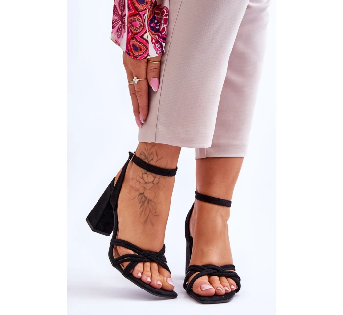 Klasické semišové sandály na podpatku černé Bernett Klasické semišové sandály na podpatku černé Bernett